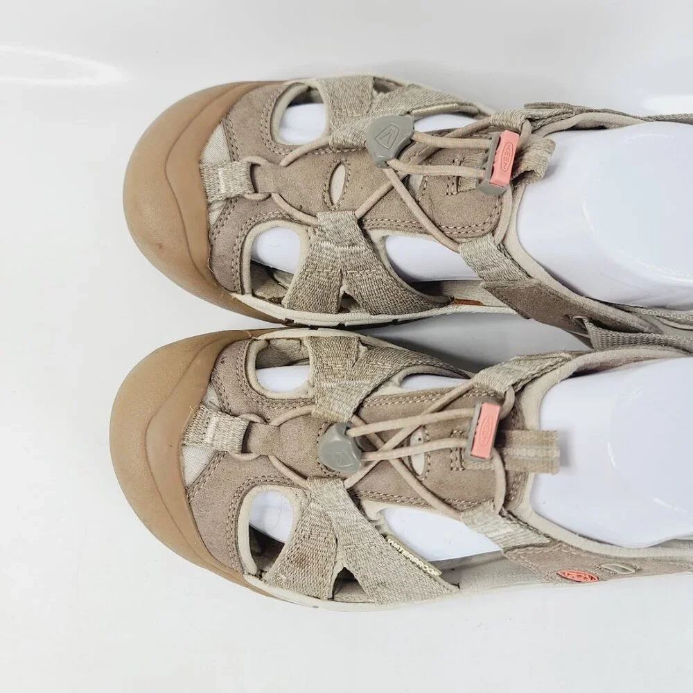 Keen men safari